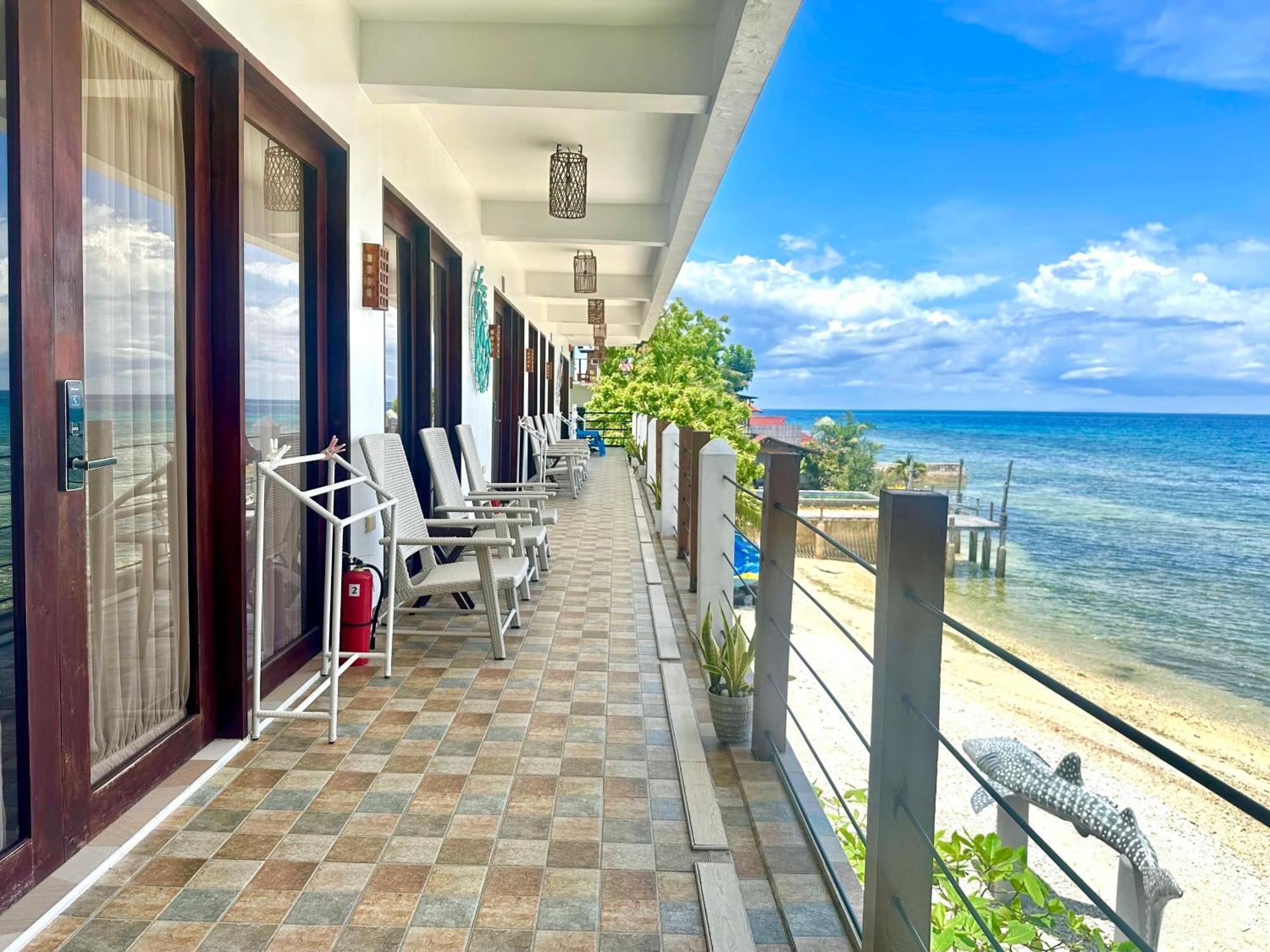 Oslob Whale Shark Resort エクステリア 写真